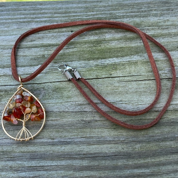 Natural Carnelian Tree of life necklace on leather cord gold tone - Picture 11 of 11